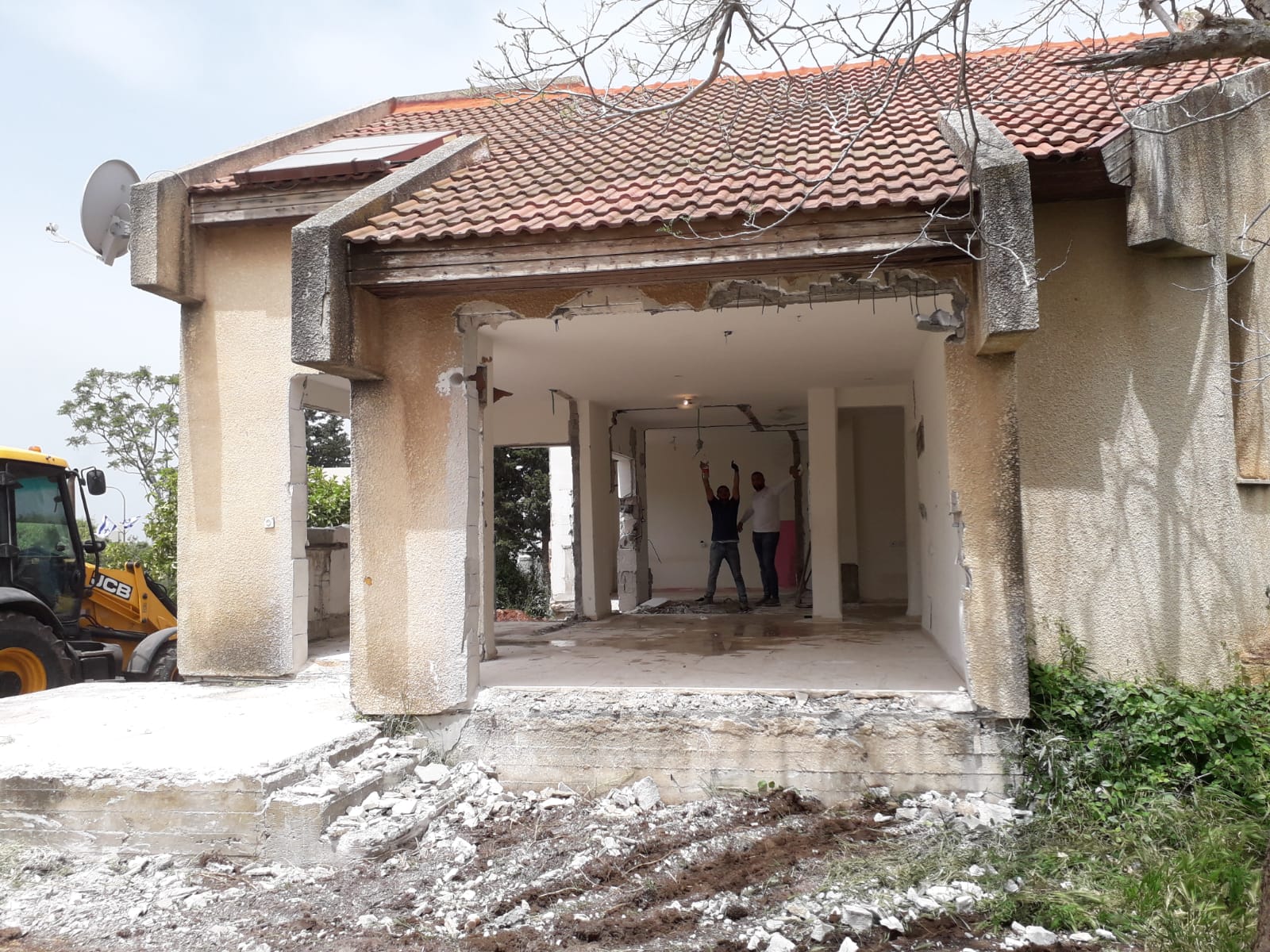 שיפוץ חיצוני ופנימי לבית פרטי