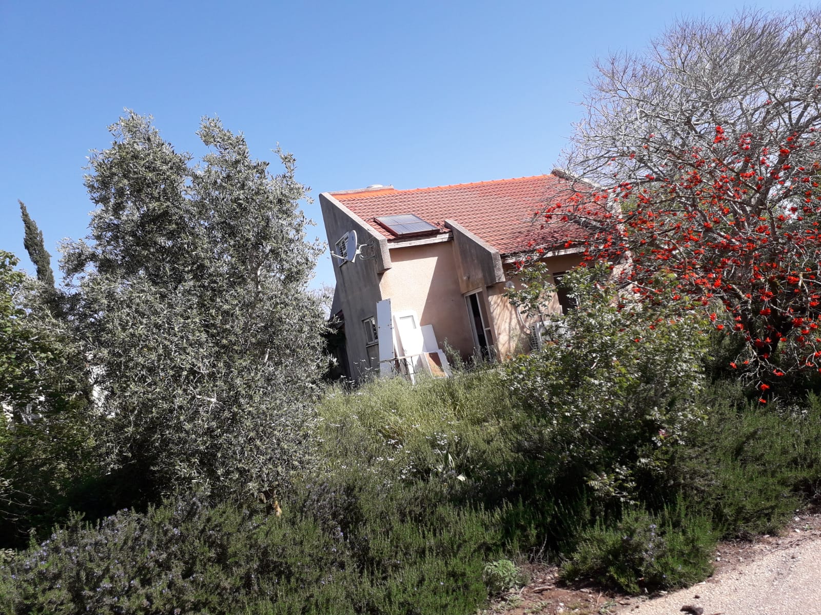 שיפוץ חיצוני ופנימי לבית פרטי