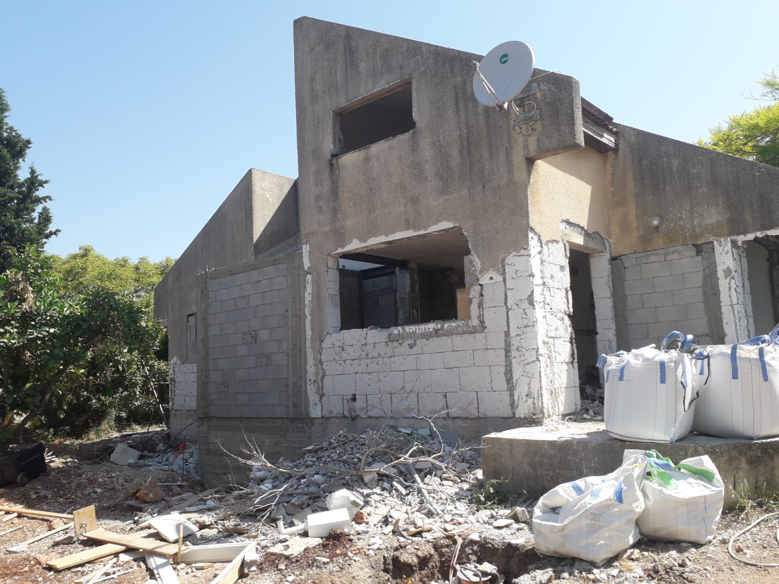 שיפוץ חיצוני ופנימי לבית פרטי