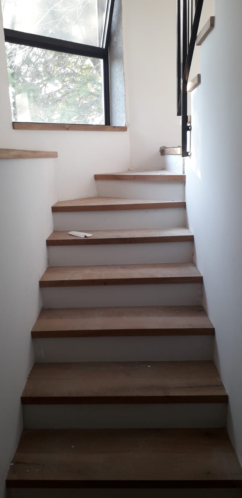 בניית מדרגות מכל הסוגים