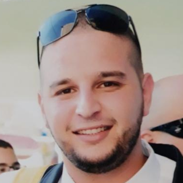 חמודי - קבלן שיפוצים , תמונת פנים