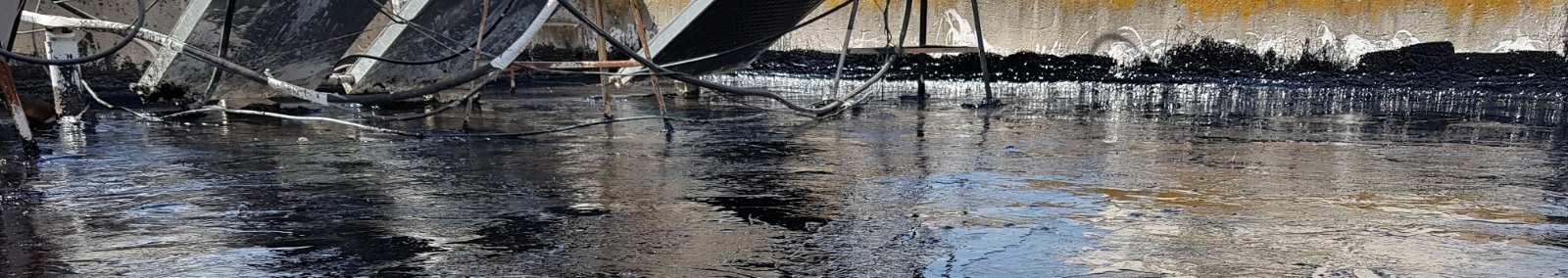 צילום מעבודה של אביב- אופל איטום