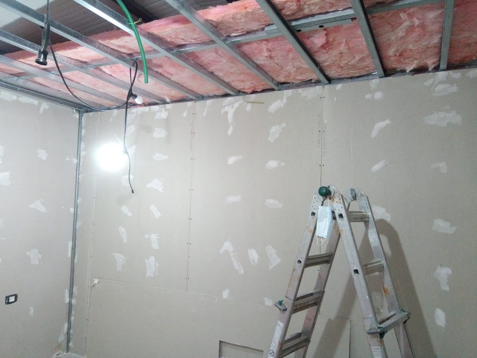 בניית יחידה מבניה קלה