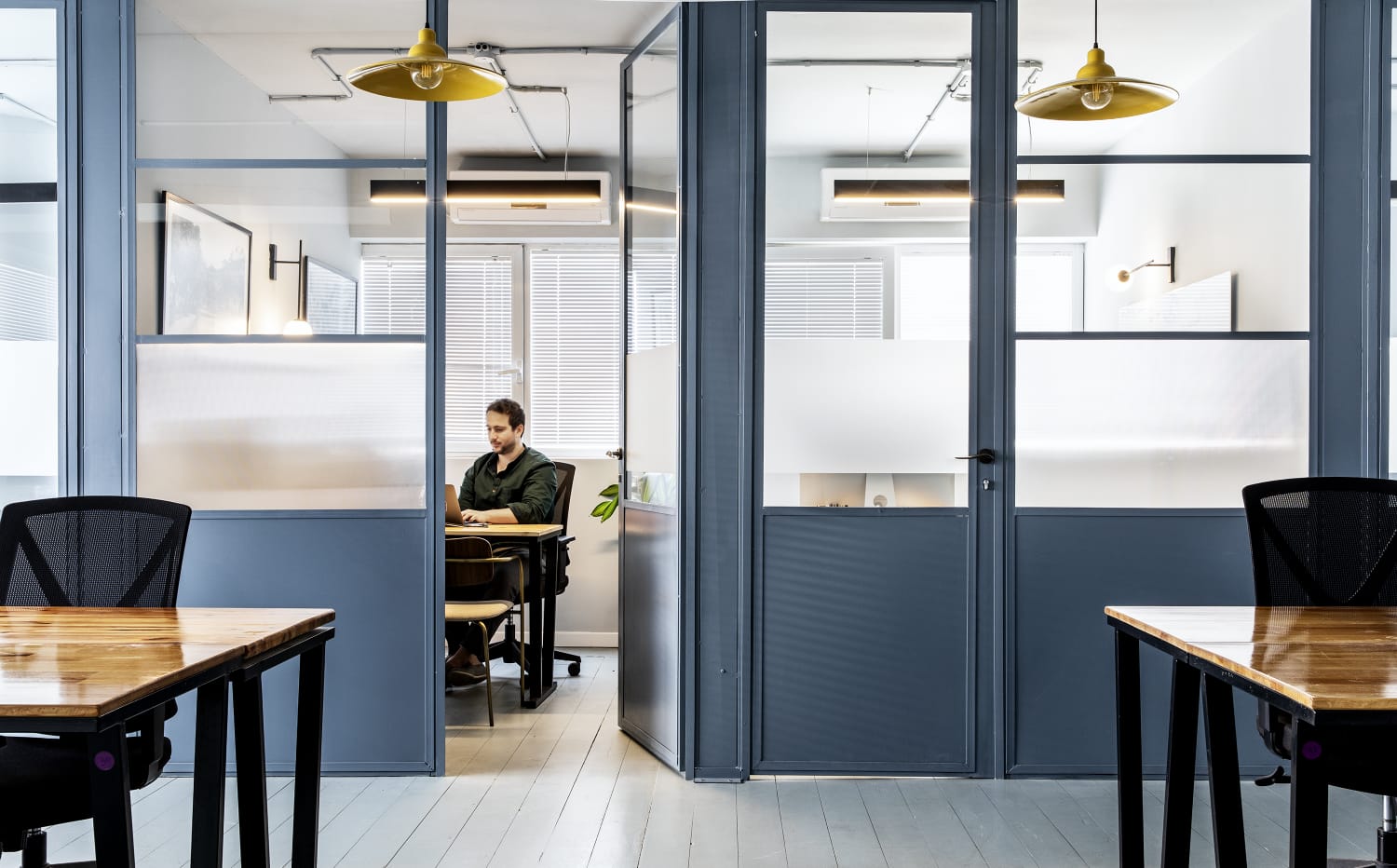 הבניין הורוד - תל אביב