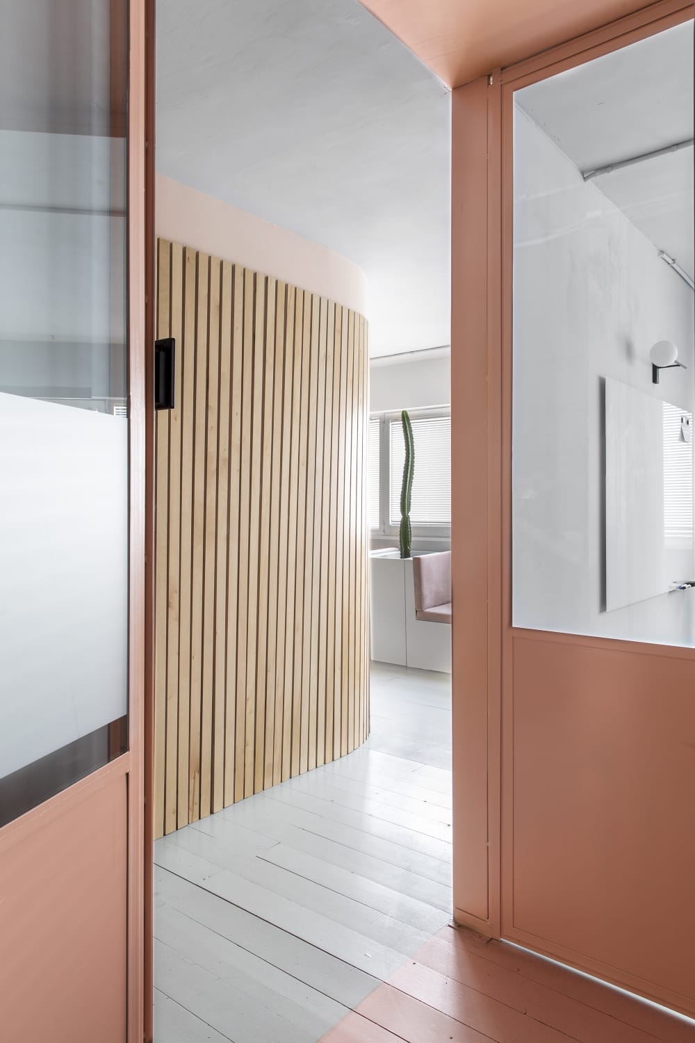 הבניין הורוד - תל אביב