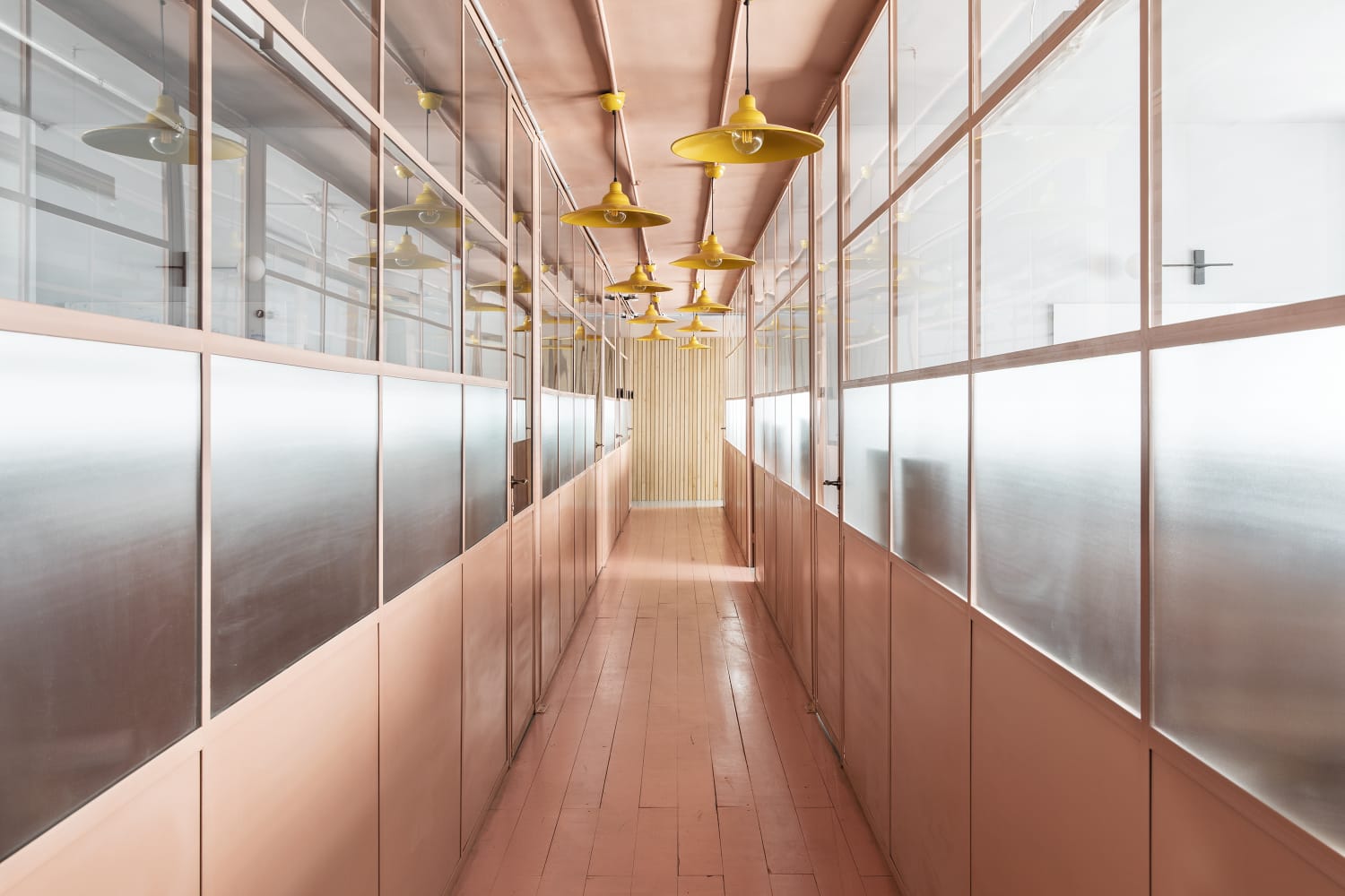 הבניין הורוד - תל אביב