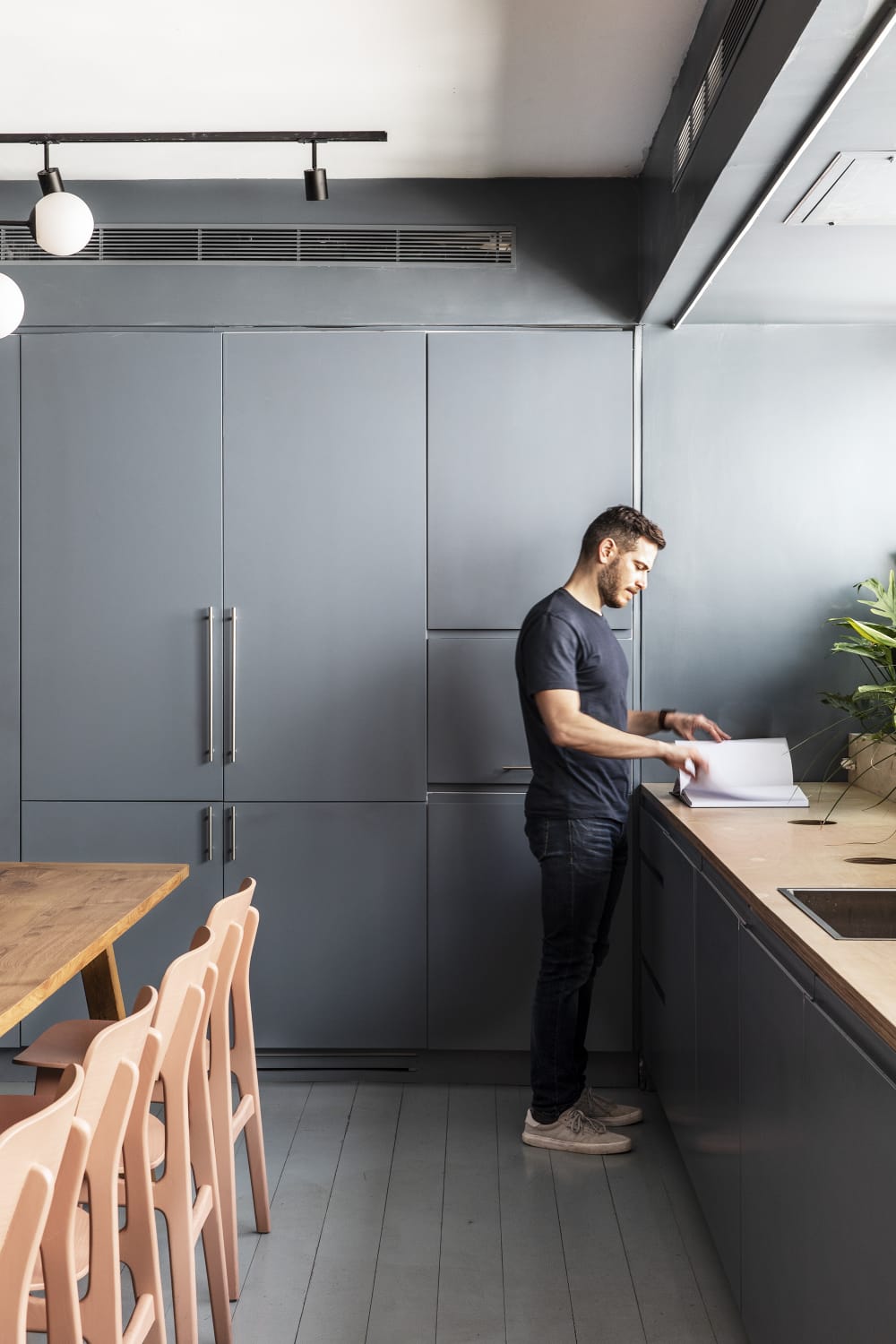 הבניין הורוד - תל אביב