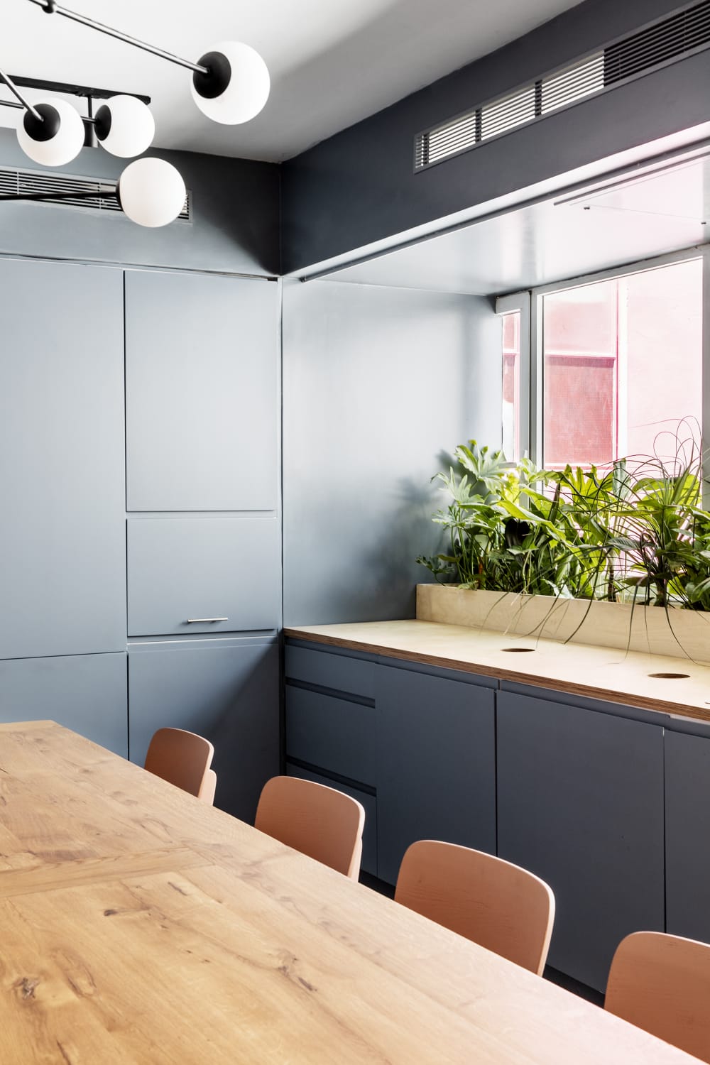 הבניין הורוד - תל אביב