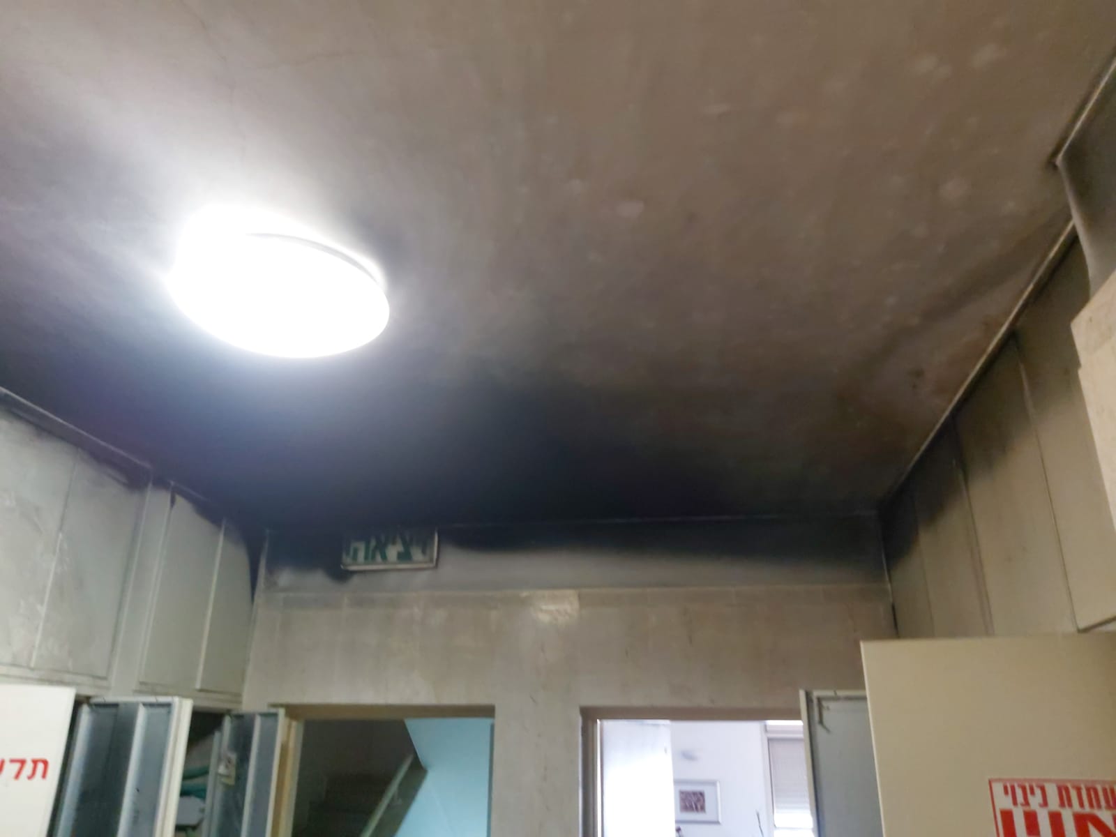 שיפוץ ושחזור חדר מדרגות שנשרף