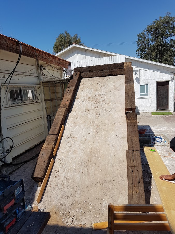 שיפוץ כניסה למקלט