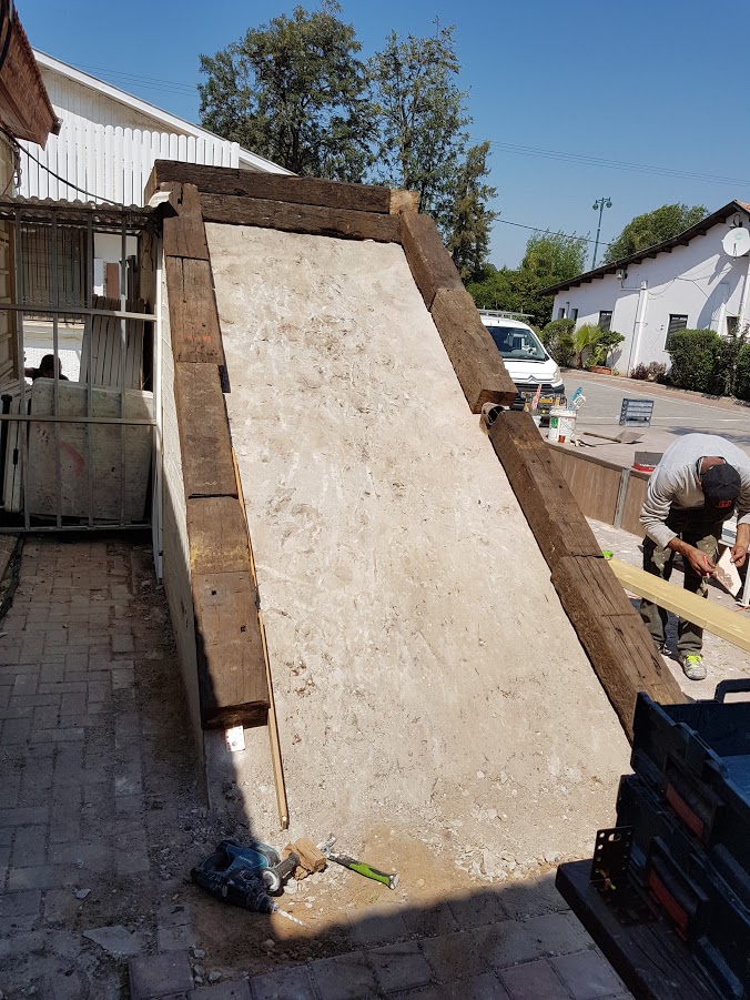 שיפוץ כניסה למקלט