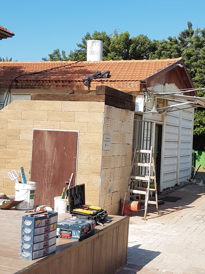 שיפוץ כניסה למקלט