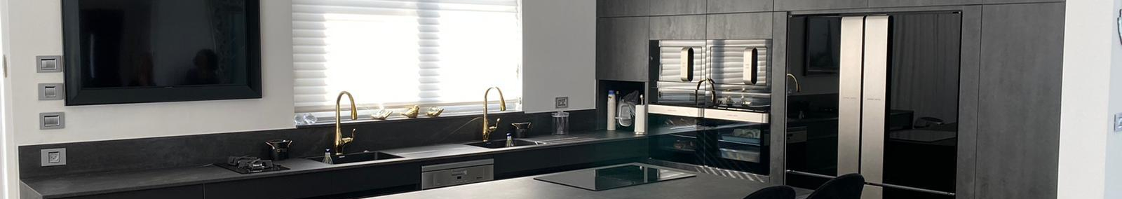 צילום מעבודה של מטבחי מאיר