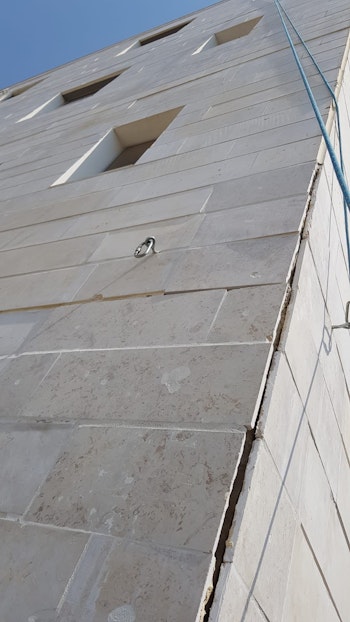 עבודות בגובהה