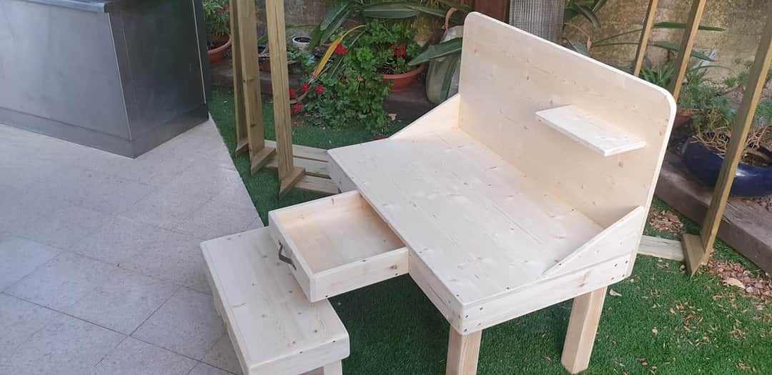 דקים, פרגולות ועבודות עץ