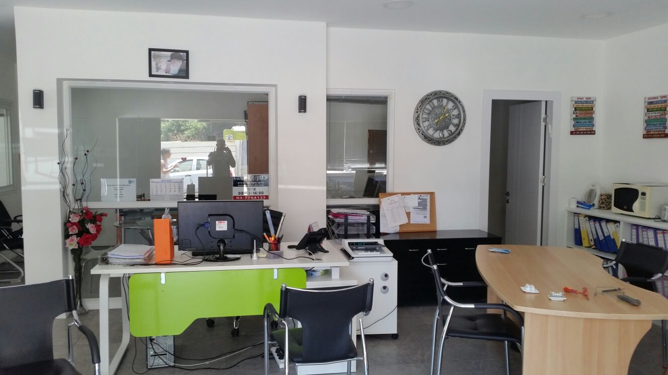 צילום מעבודה של דימה מוסטוסלובסקי