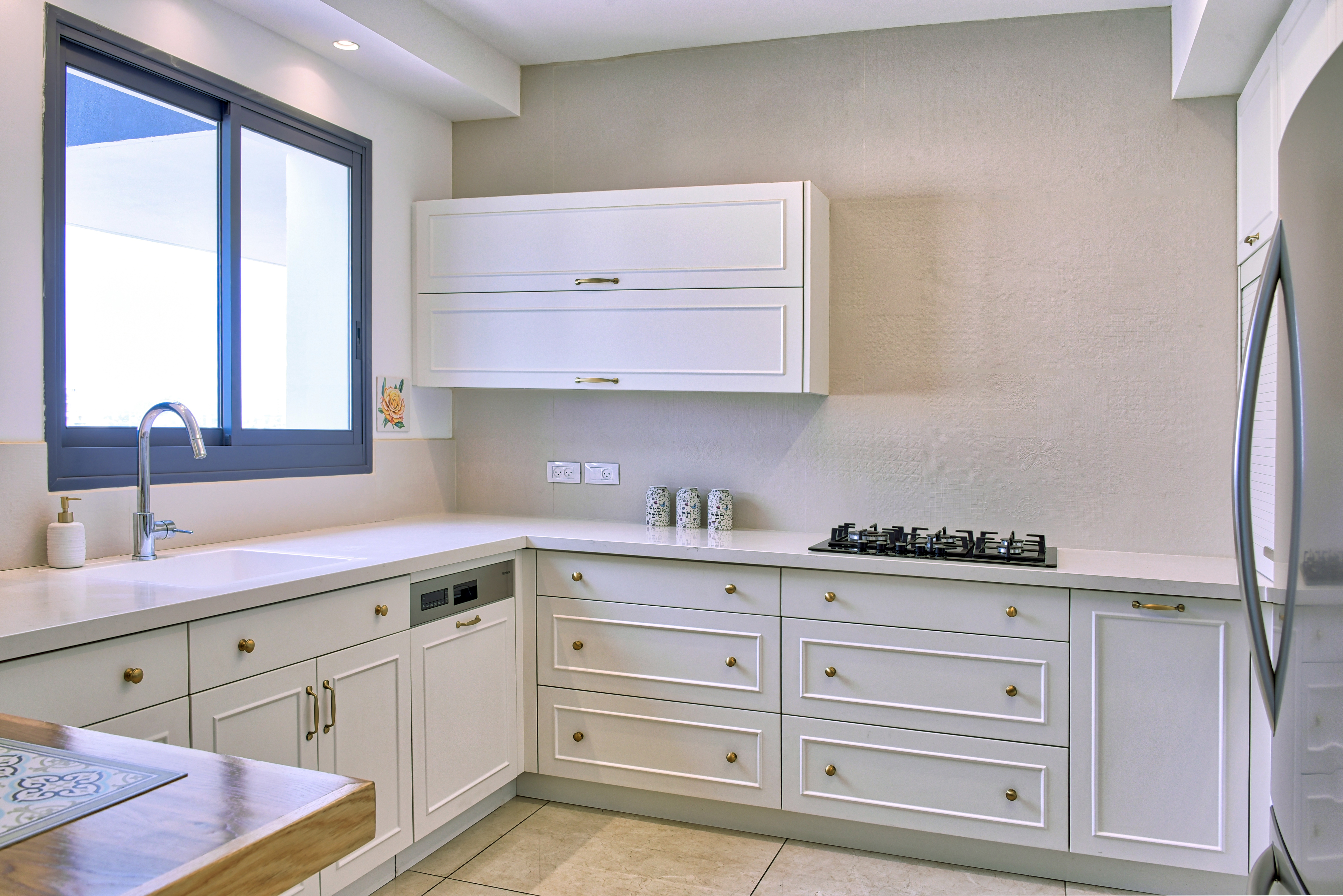 חידוש איזור המטבח והסלון בדירה ברמת גן