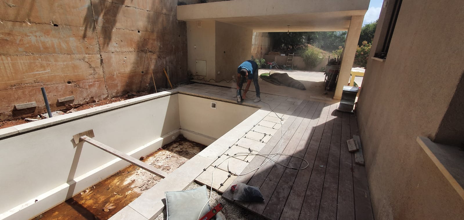 עבודות חוץ ופיתוח