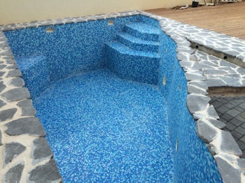 בניית בריכות