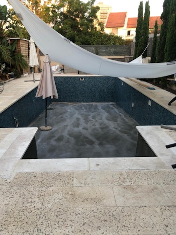 בניית בריכות