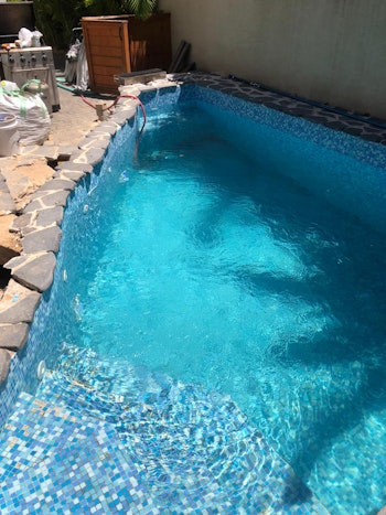 בניית בריכות