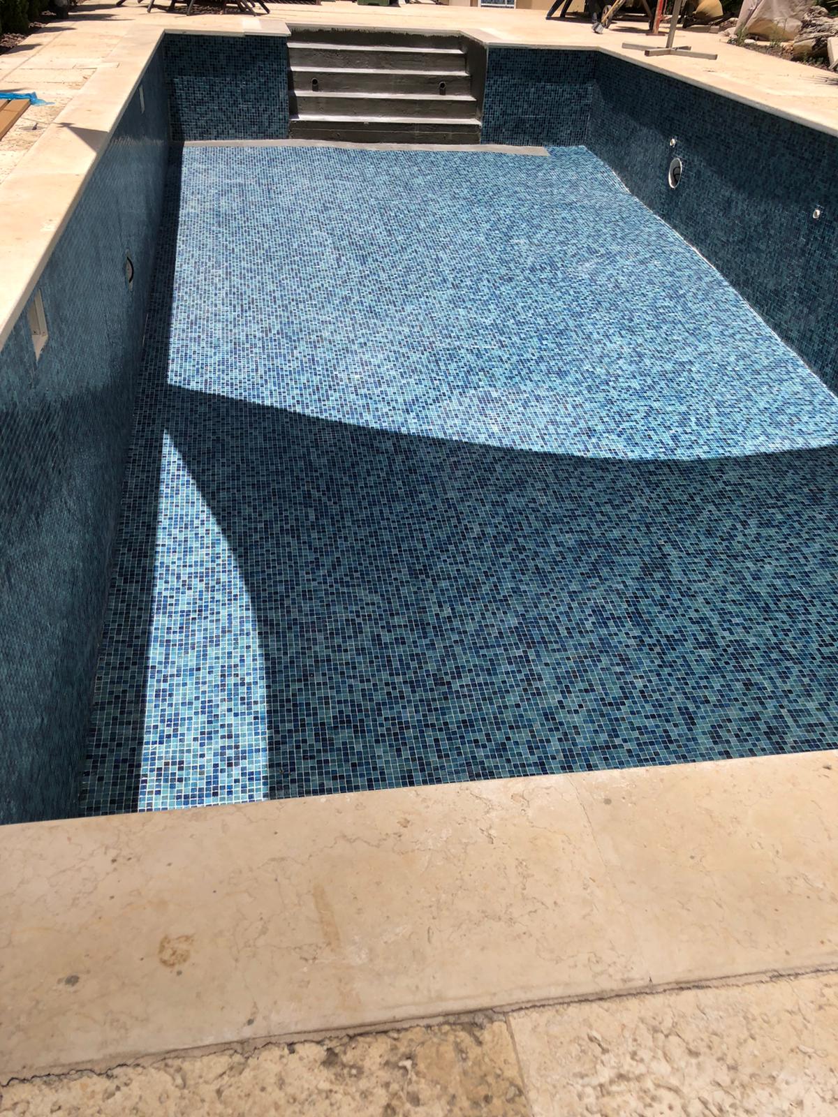 בניית בריכות