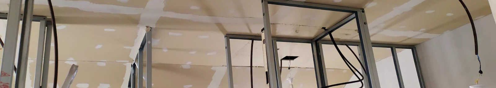 צילום מעבודה של ניסים לב