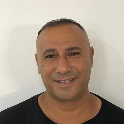 אלון גולי - מתקין דקים ופרגולות , תמונת פנים