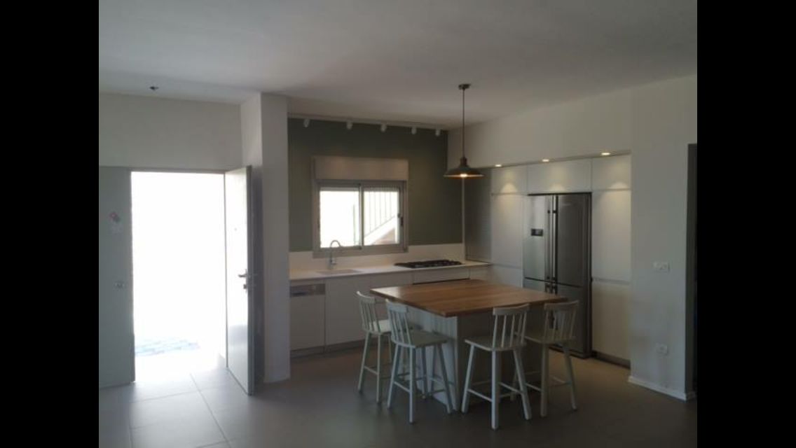 צילום מעבודה של אלי מזרחי