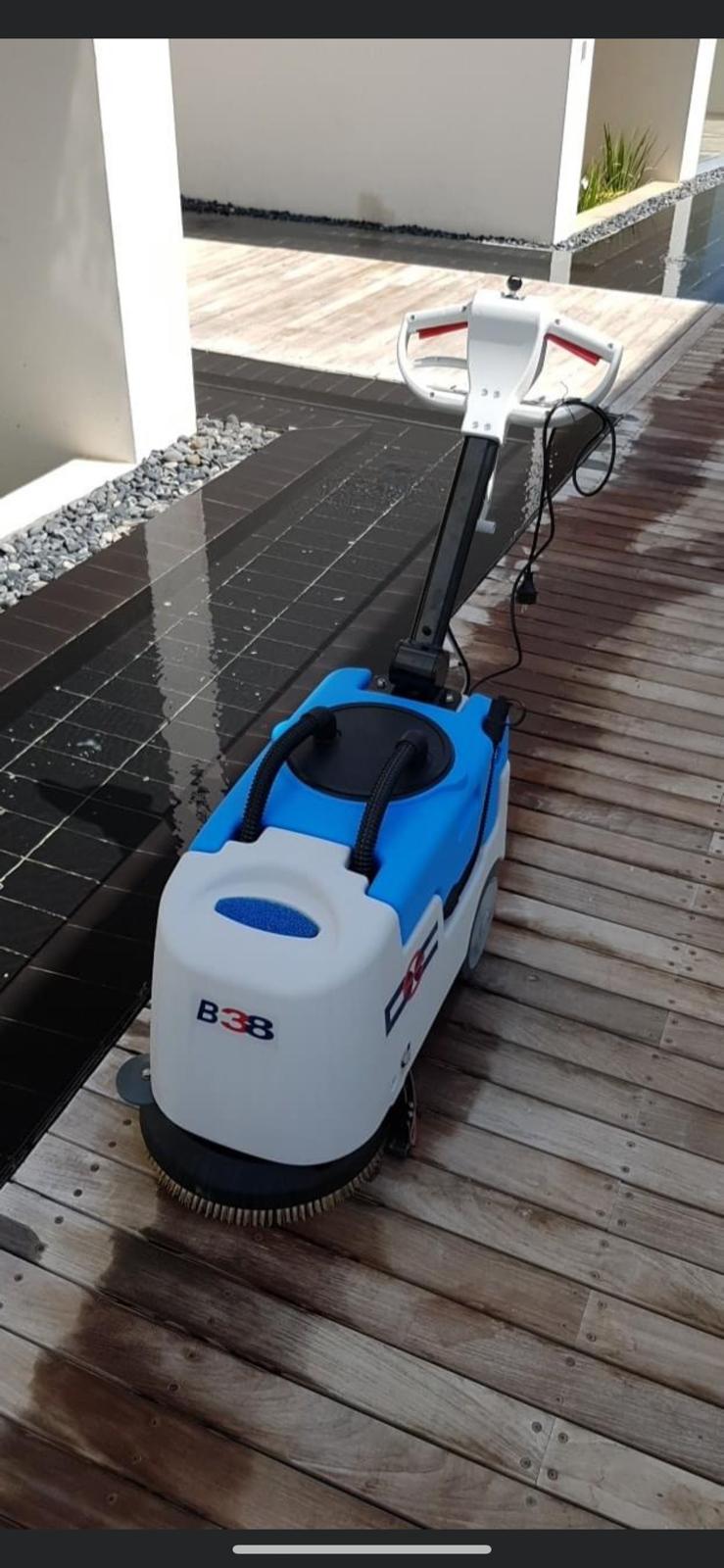 ניקיון משרדים