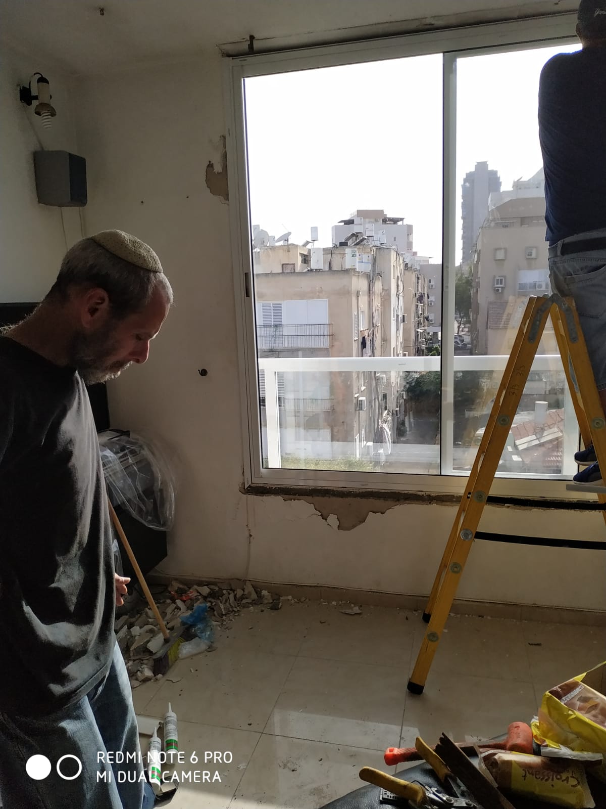 ייצור והתקנה של חלונות אלומיניום