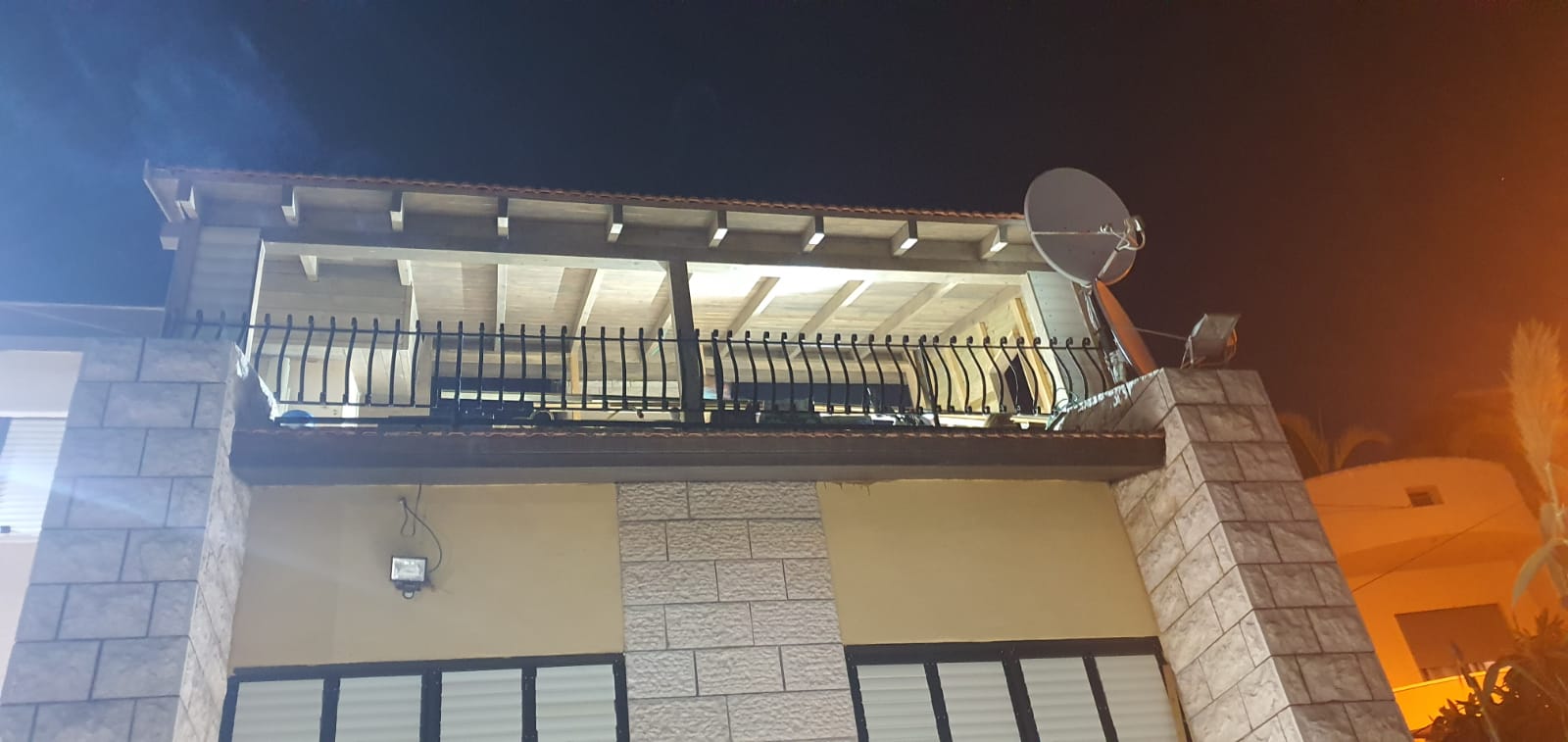 סגירת מרפסת 6*5 מעץ