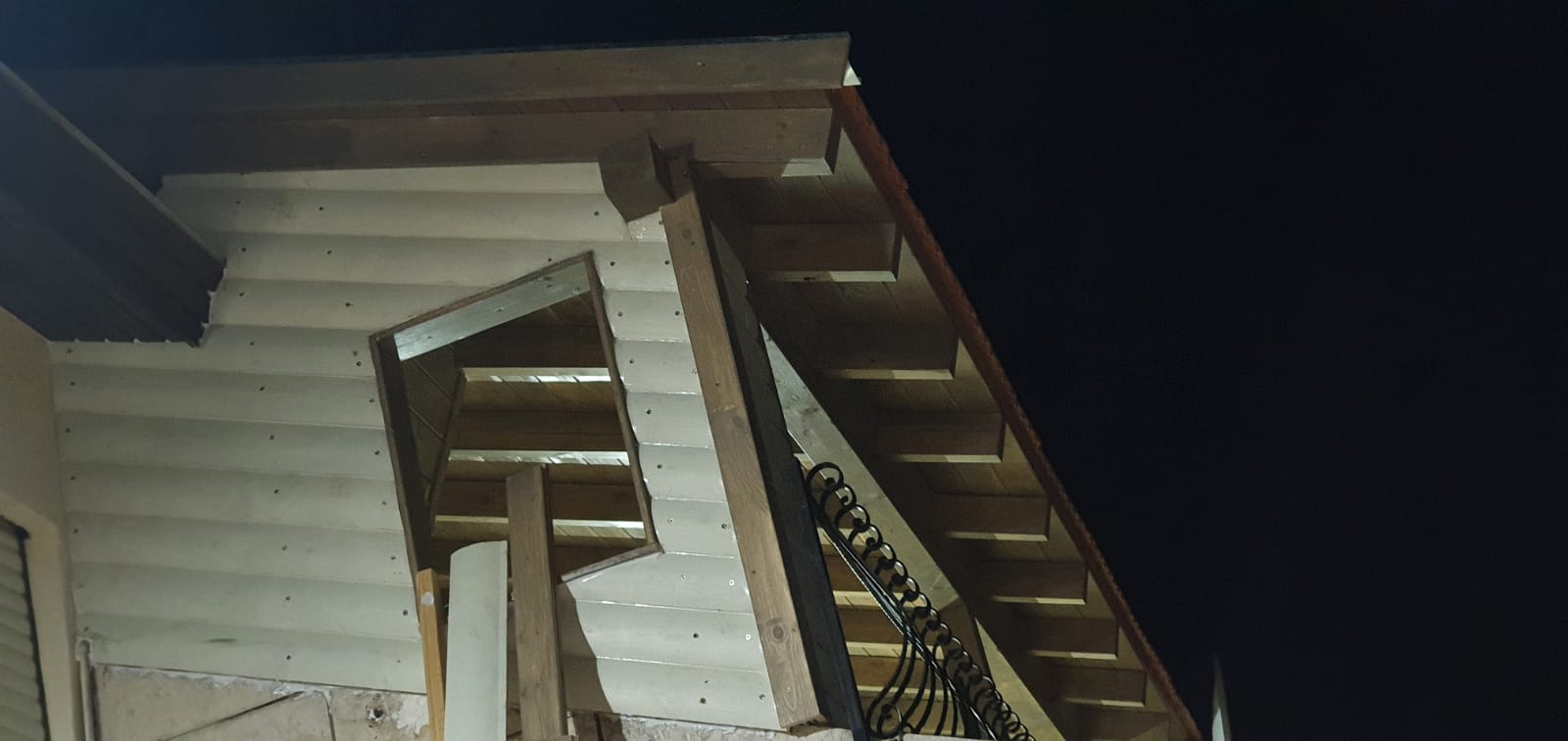 סגירת מרפסת 6*5 מעץ