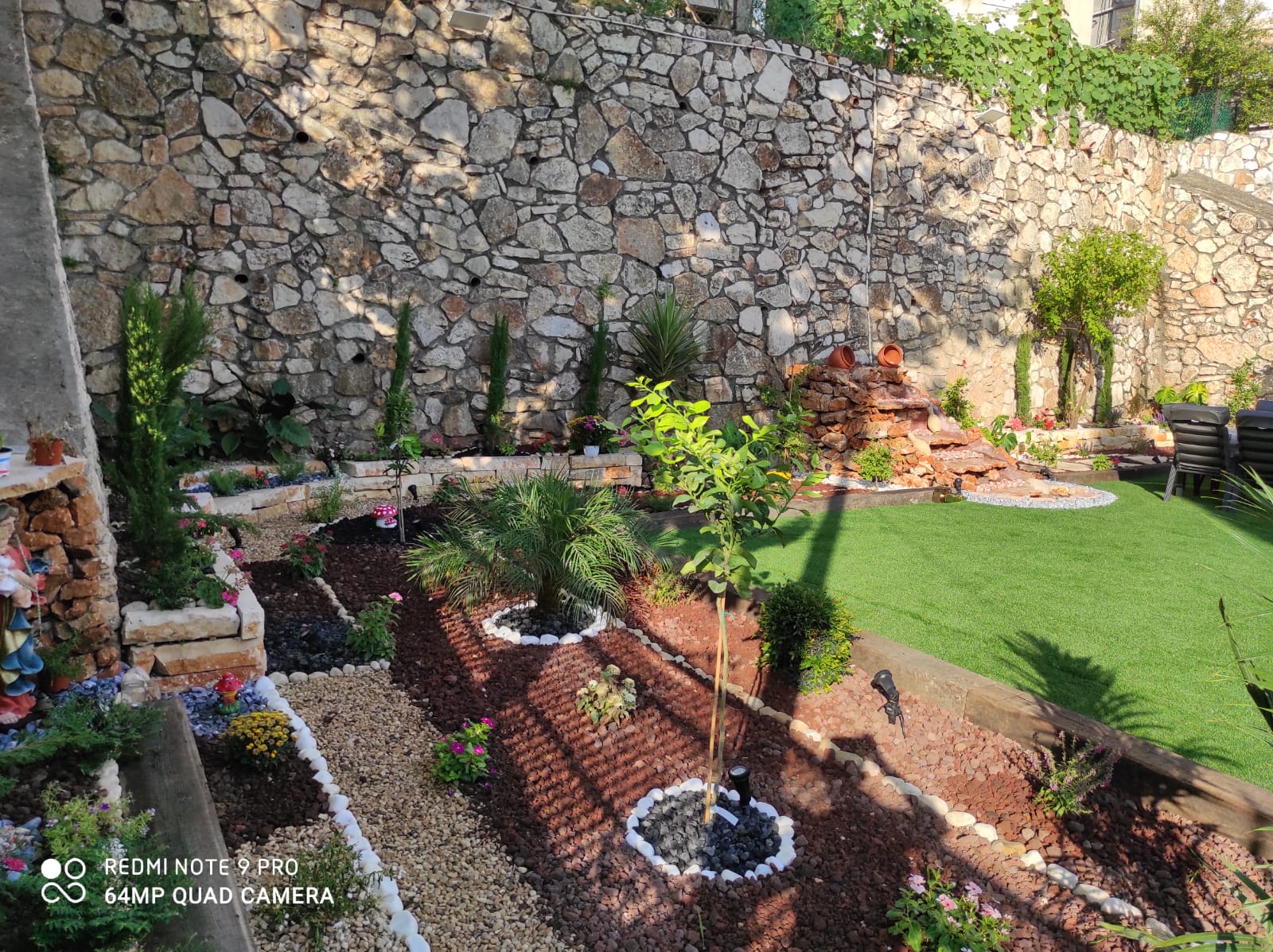 הקמה ותכנון גינה יוקרתית כולל מפל מים