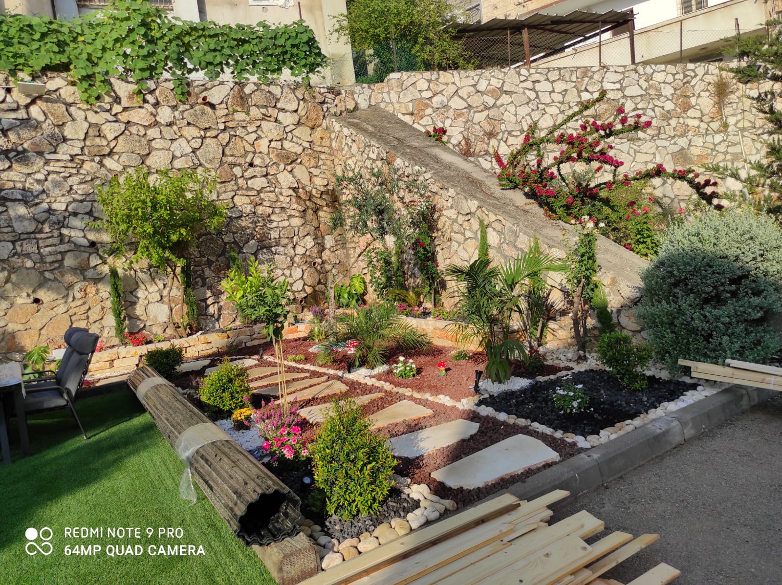 הקמה ותכנון גינה יוקרתית כולל מפל מים