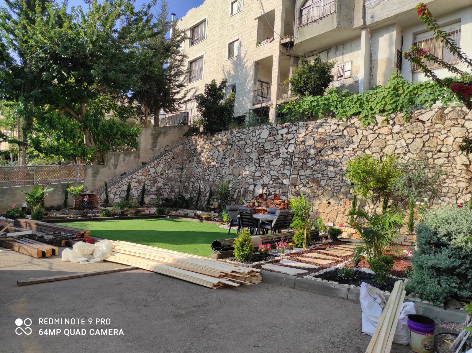 הקמה ותכנון גינה יוקרתית כולל מפל מים