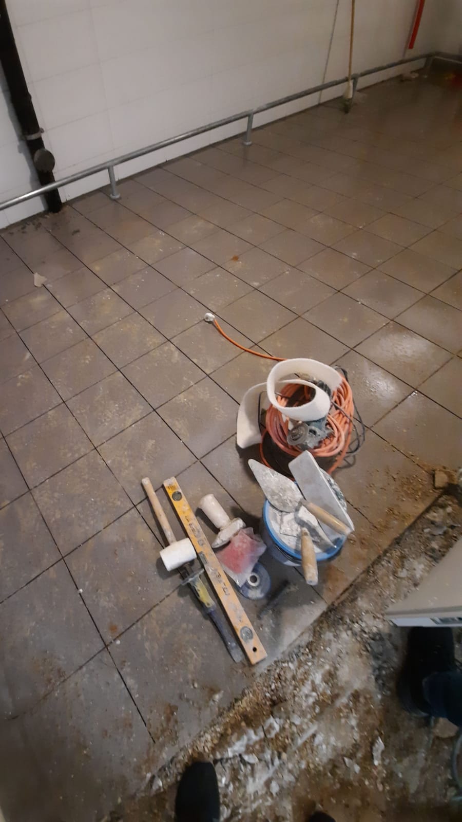 עבודת אינסטלציה וריצוף