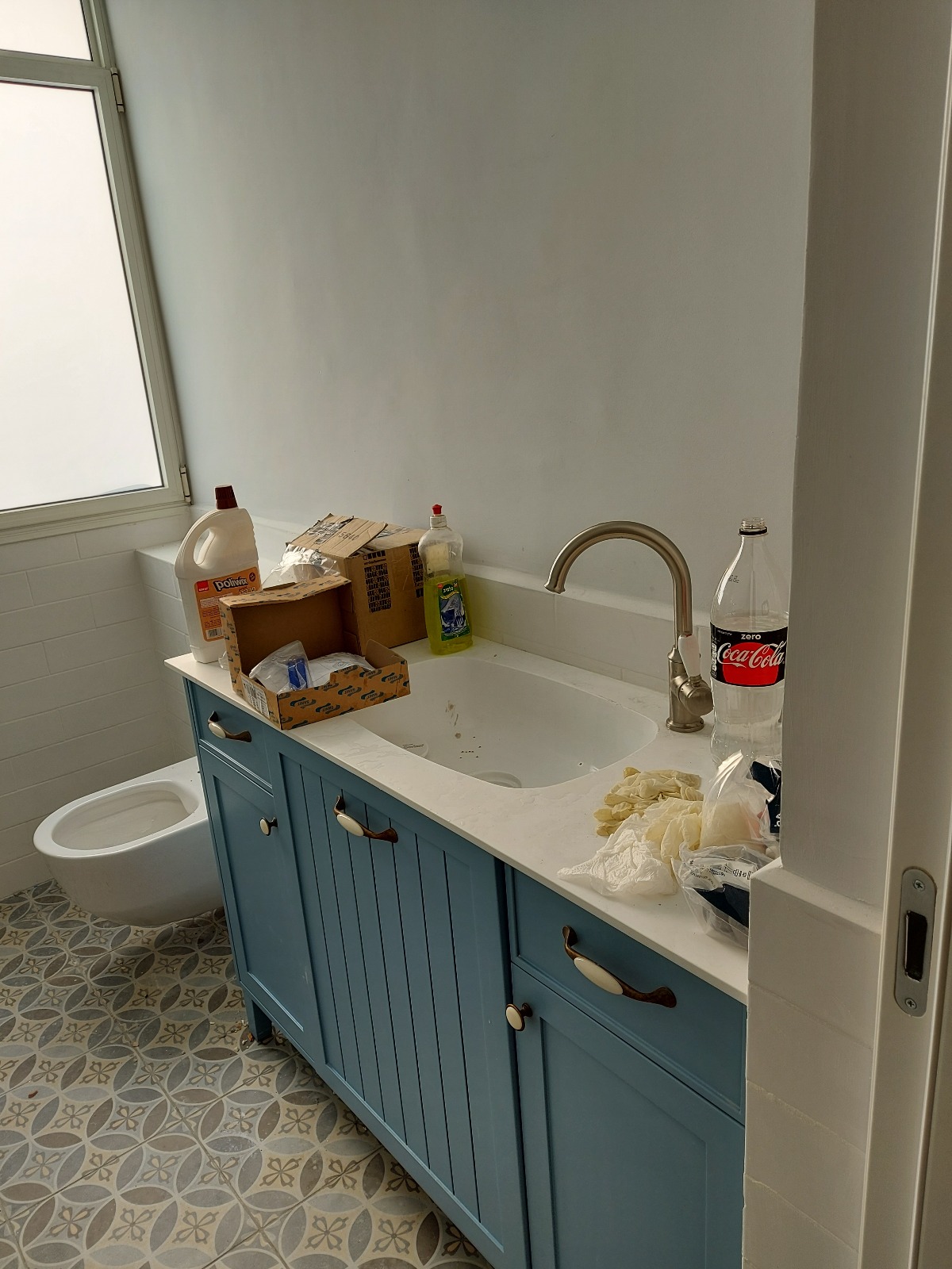 תהליך עבודה של שיפוץ כללי בדירה