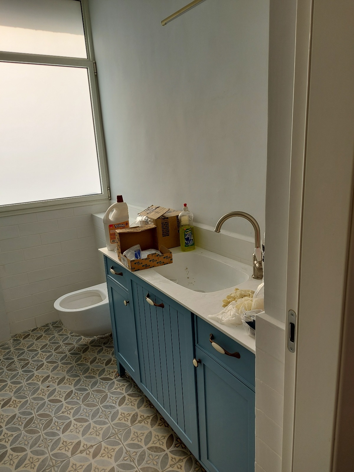 תהליך עבודה של שיפוץ כללי בדירה