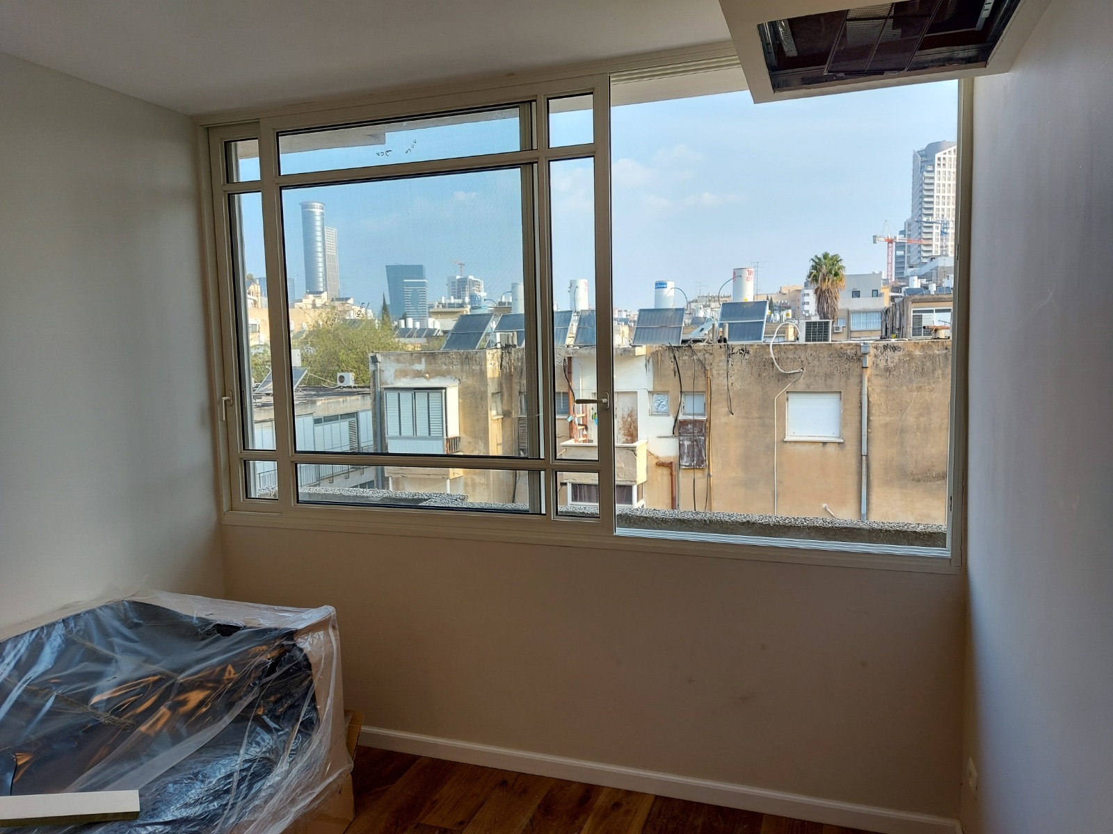 תהליך עבודה של שיפוץ כללי בדירה