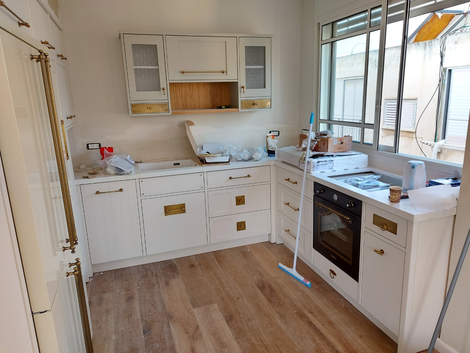 תהליך עבודה של שיפוץ כללי בדירה