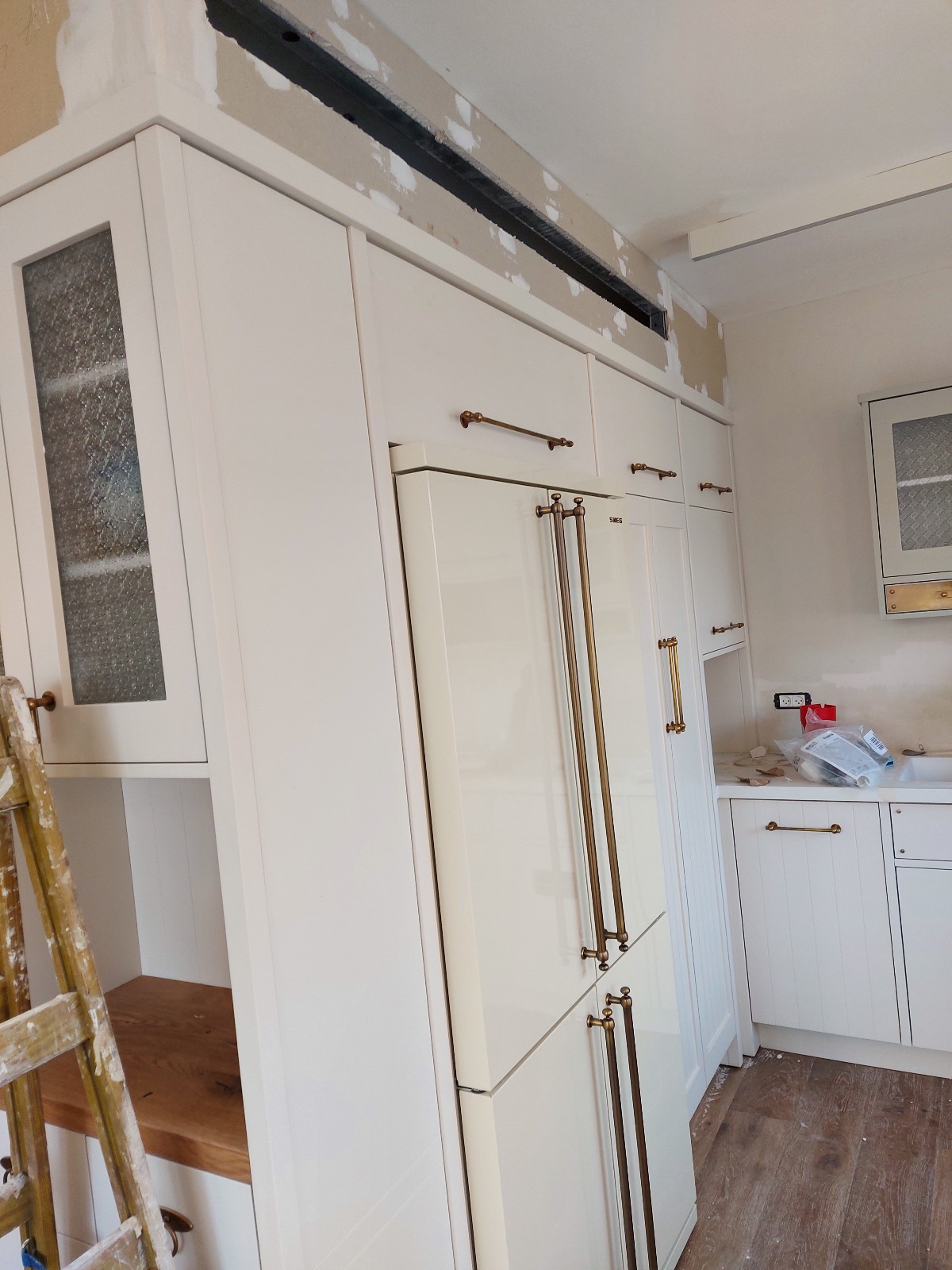 תהליך עבודה של שיפוץ כללי בדירה