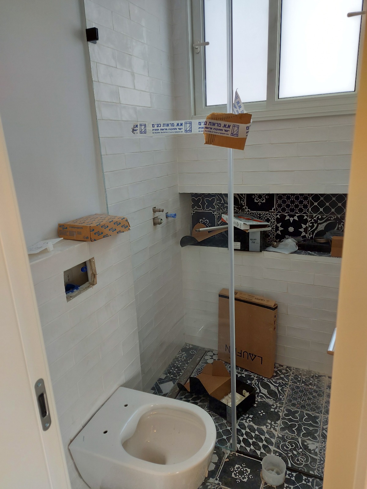 תהליך עבודה של שיפוץ כללי בדירה