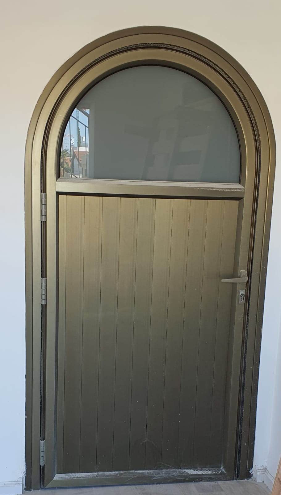 דלתות זכוכית ואלומיניום