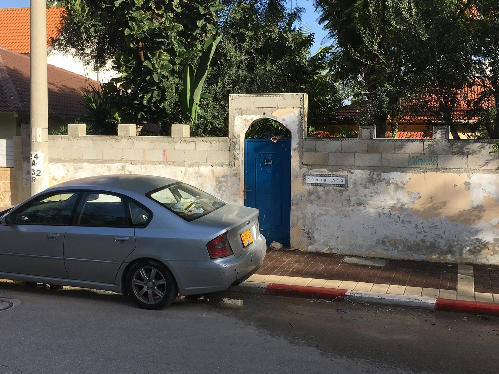 צביעת קיר חיצוני לפני ואחרי