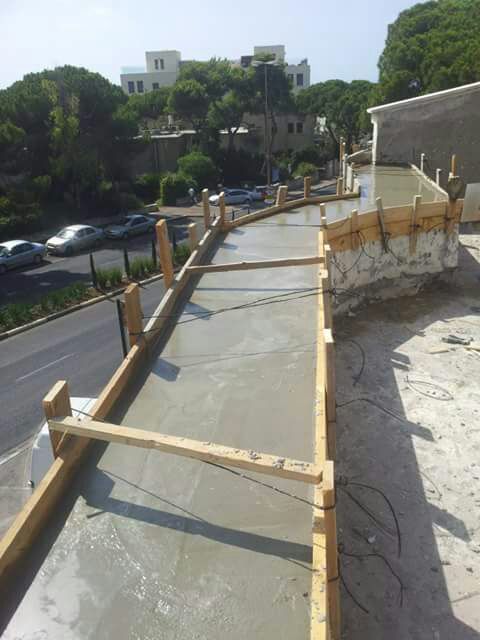 בניית מדרגות ושביל כניסה