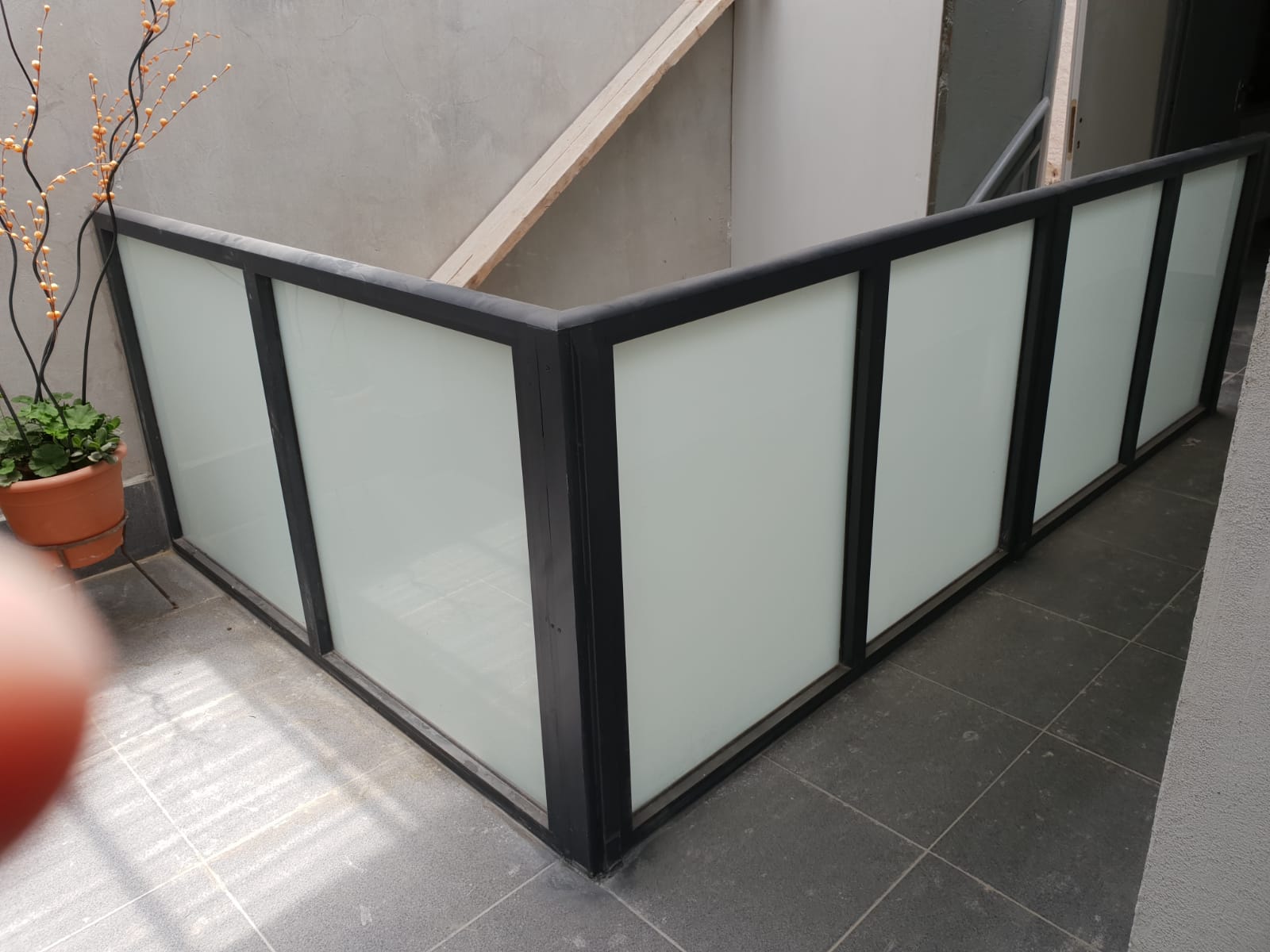 מעקות אלומיניום