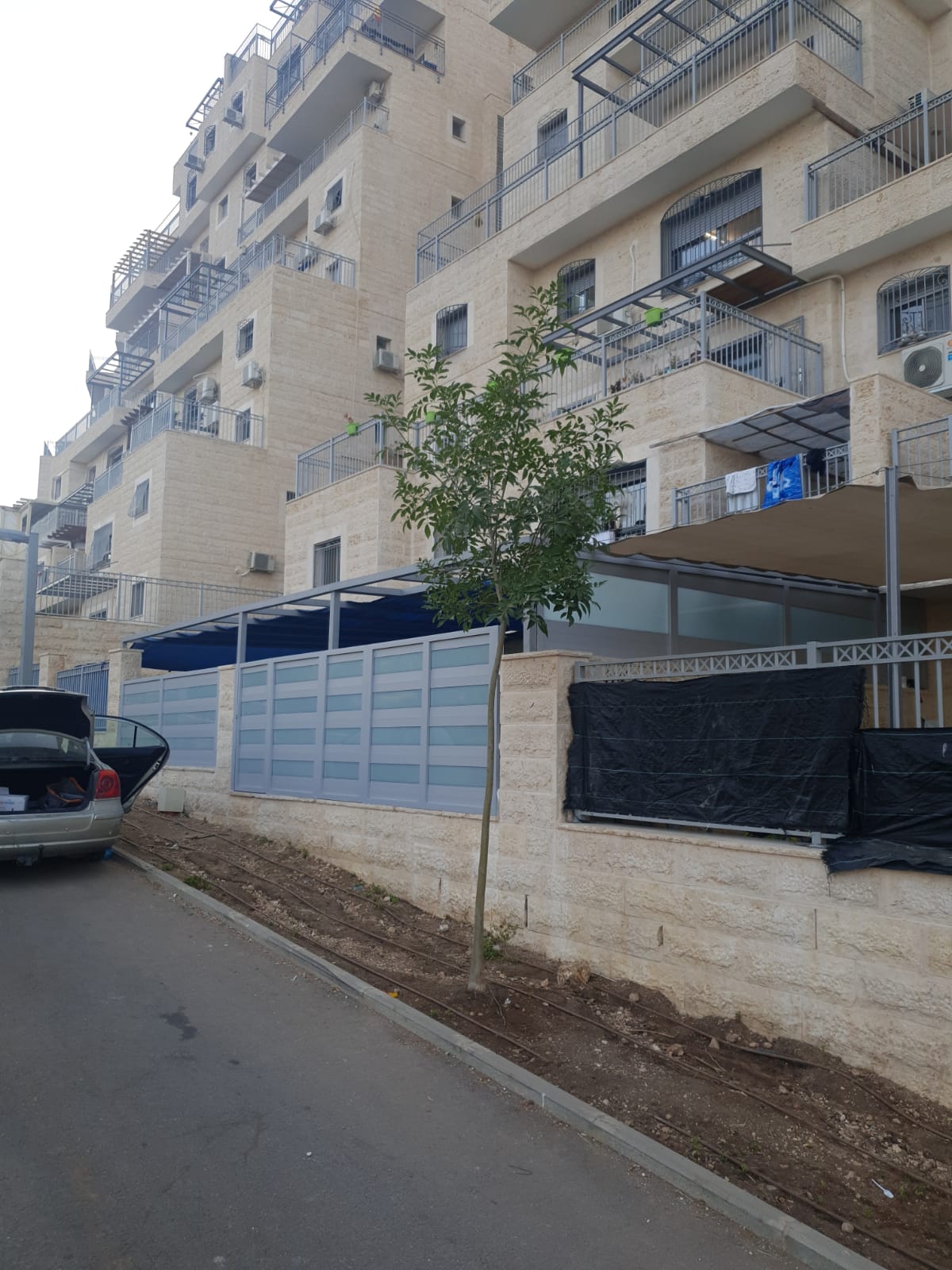 מעקות אלומיניום