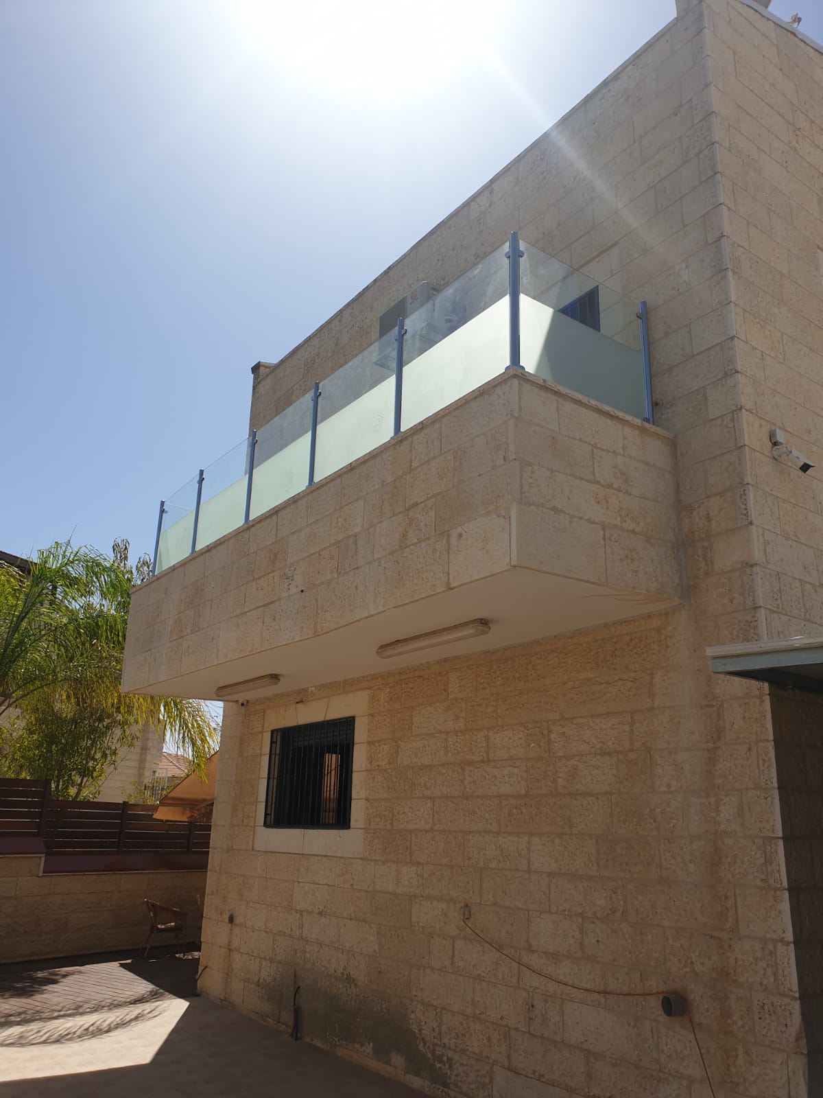 מעקות אלומיניום