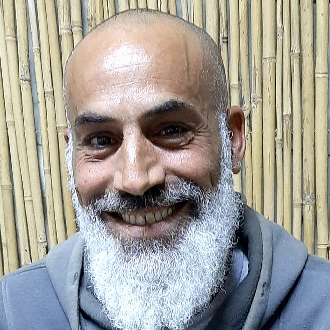 גיא פאר - מתקין דקים ופרגולות , תמונת פנים